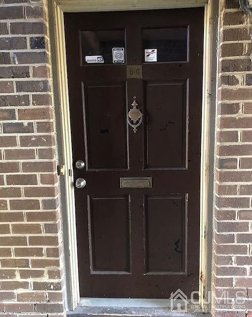 1st image of 323 Gills Ln Unit 6G