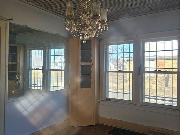 5th image of 14681 Tuller St