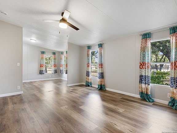 5th image of 313 LOST TRAIL CIR