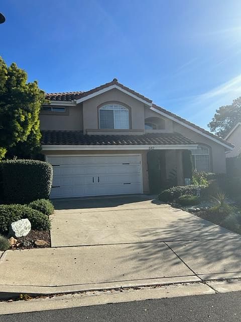 1st image of 642 Riviera Cir