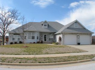 1905 N 9th Ave, Ozark, MO 65721