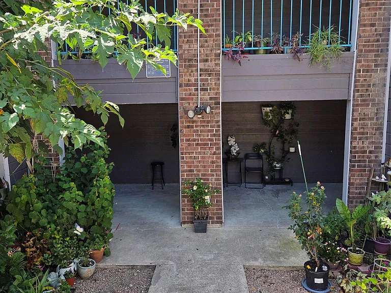 1840 Burton Dr #142 — Photo 1
