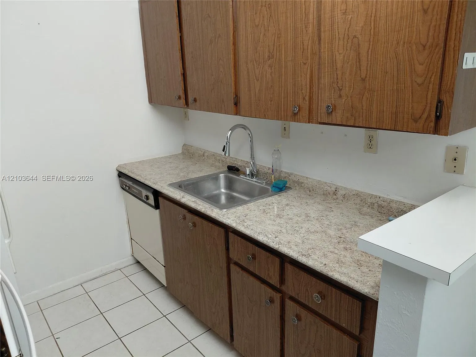 Spanish Trace Condo — Photo 4