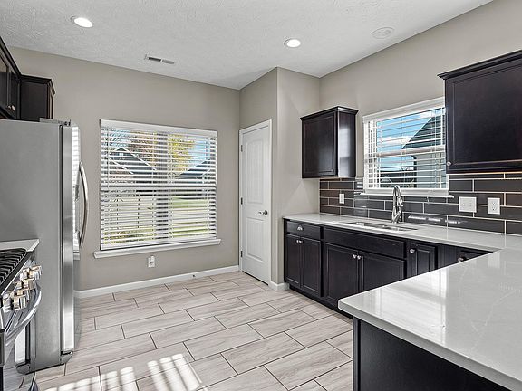 5th image of 4737 Abbeyville Dr