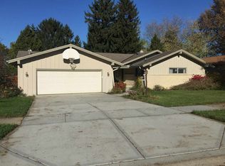 1267 Roxbury Close, Rockford, IL 61107