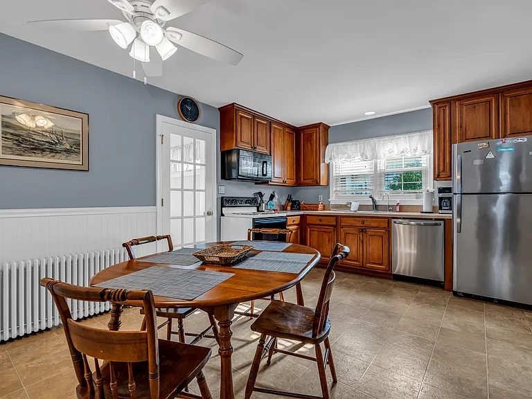 104 Washington Ave — Photo 30