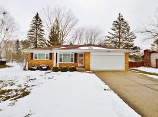 5449 S Genesee Rd, Grand Blanc, MI 48439