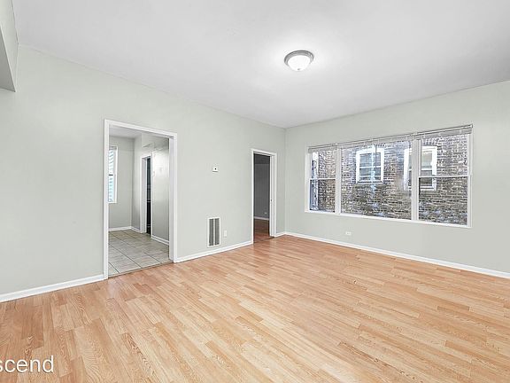 5th image of 7045 S Clyde Ave #3S