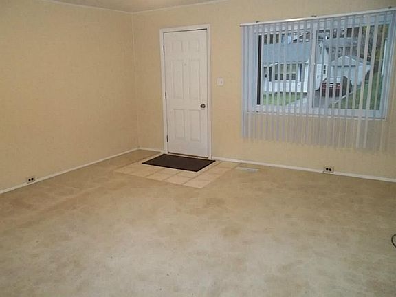 3rd image of 634 Jack St