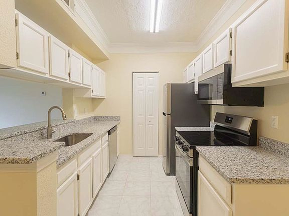5th image of 11521 Villa Grand APT 911