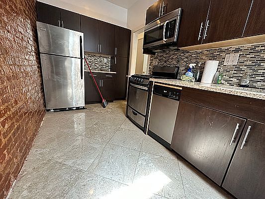 4th image of 85 Vermilyea Ave APT 25
