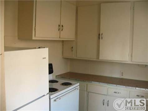 4th image of 228 N Trigg Ave