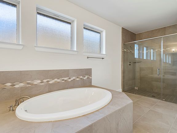 Relaxing owner s bath