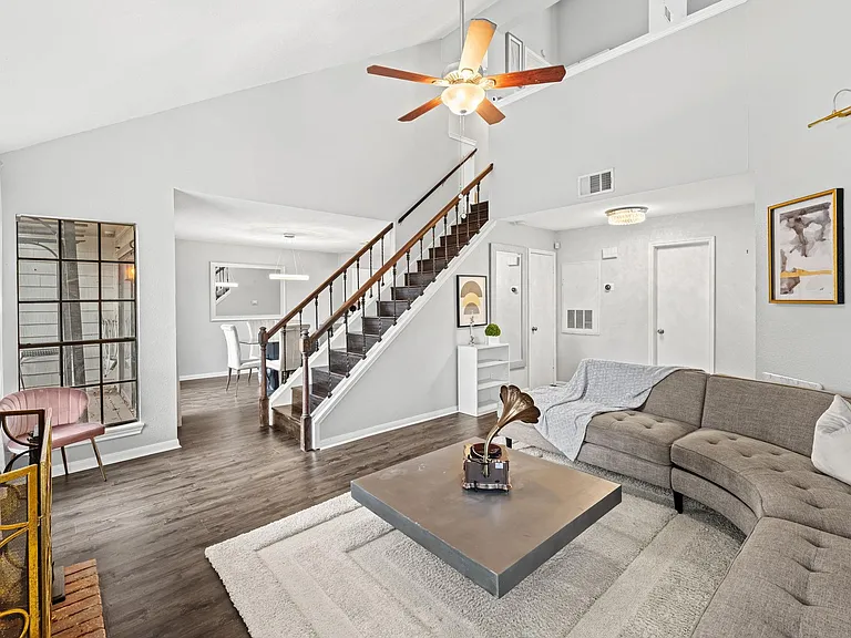 2211 S Kirkwood Rd #1 — Photo 8