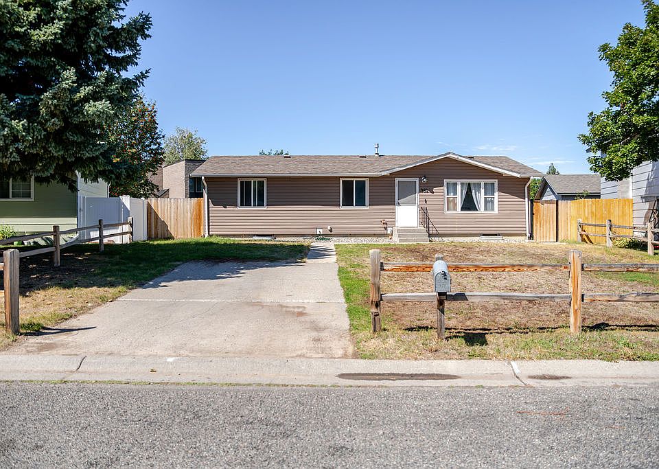 1st image of 352 Phyllis Cir E