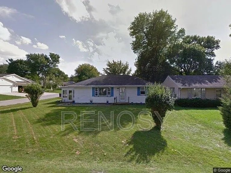 703 W Pleasant St — Photo 1