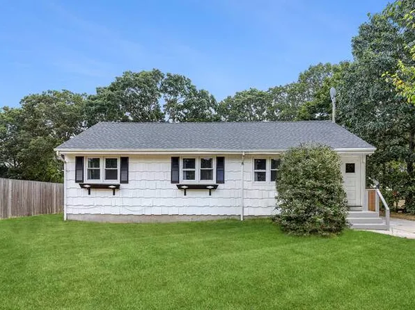 174 Sylvan Ave, Flanders, NY 11901