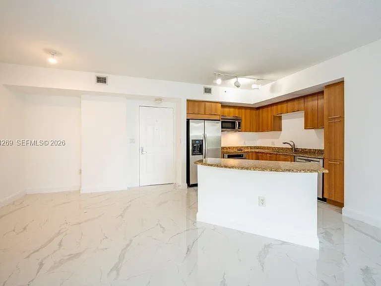 510 NW 84th Ave #520 — Photo 2