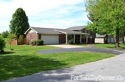 Large 2-car Detached Garage
						:
						Bonus Room and additional 3/4 bath in rear, with spearate side entrance