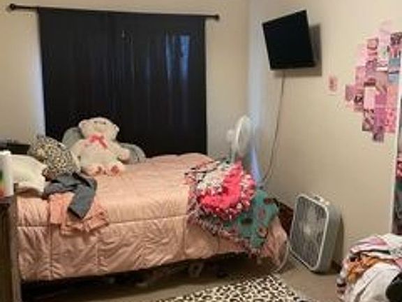4th image of 1701 Kenwood Ave #305