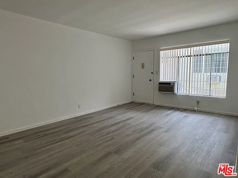 1010 N Stanley Ave #8 — Photo 5