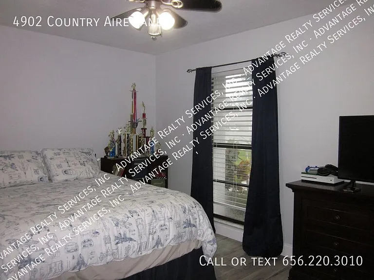 4902 Country Aire Ln — Photo 17