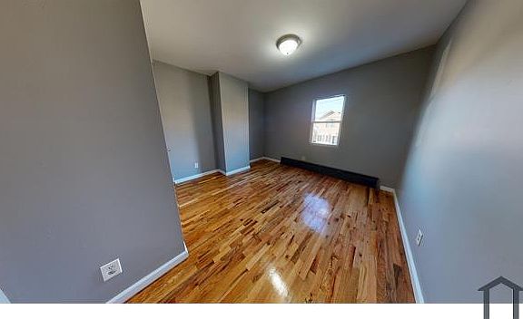5th image of 132 Hendricks Ave #1