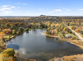 1365 Thistleridge Dr, Holly, MI 48442