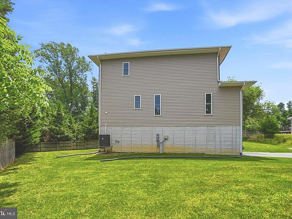 5th image of 103 Gwynnbrook Ave