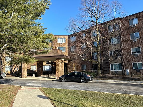 2nd image of 1475 Rebecca Dr APT 215