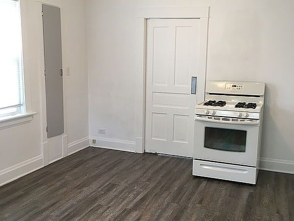 Kitchen, Lower Unit