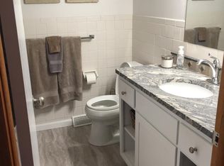 2448 & 2452 Twin Lakes Dr, Uniontown, OH 44685