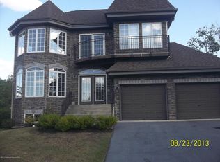 19 Ivy Ln, Dupont, PA 18641