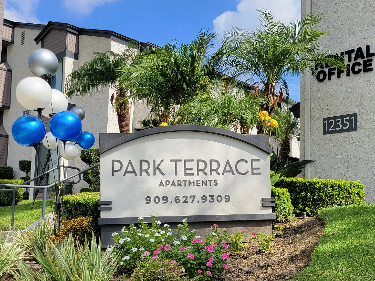 Park Terrace — Photo 1