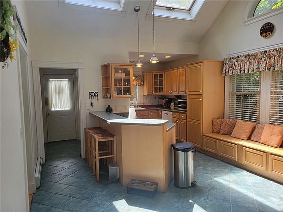 2nd image of 392-390 Bradford Rd