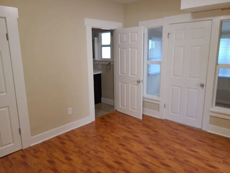 1421 Rock Glen Ave — Photo 9