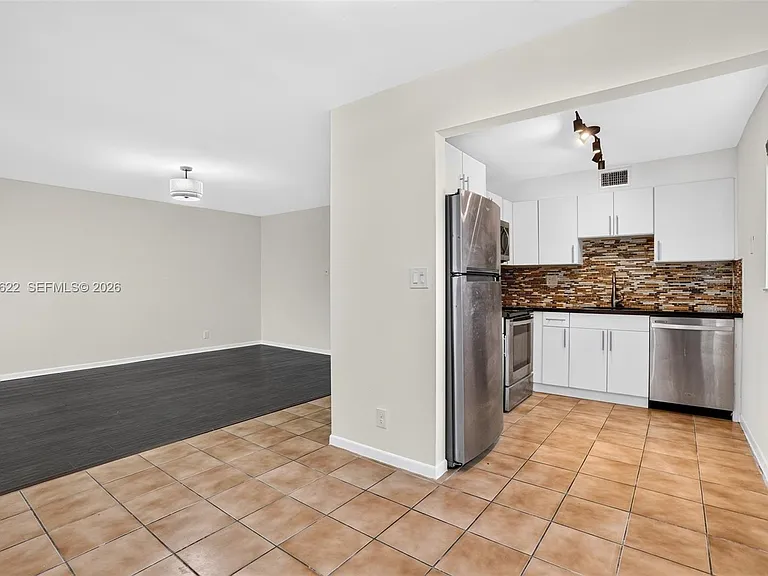 9920 NW 68th Pl #110 — Photo 10