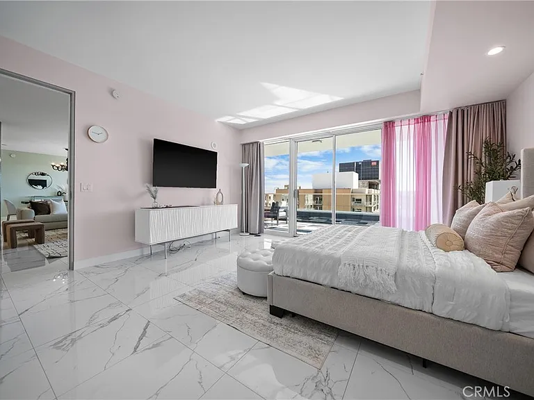 6250 Hollywood Blvd #12F — Photo 11