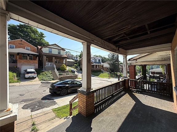 3rd image of 2830 Brentwood Ave