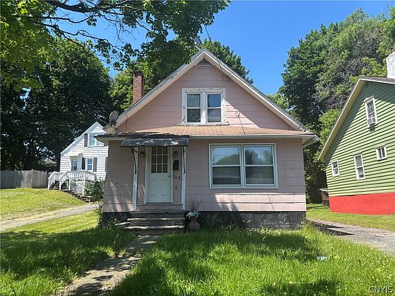 2nd image of 206 Conklin Ave