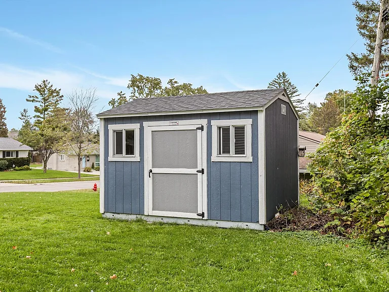 741 Panorama Dr — Photo 17