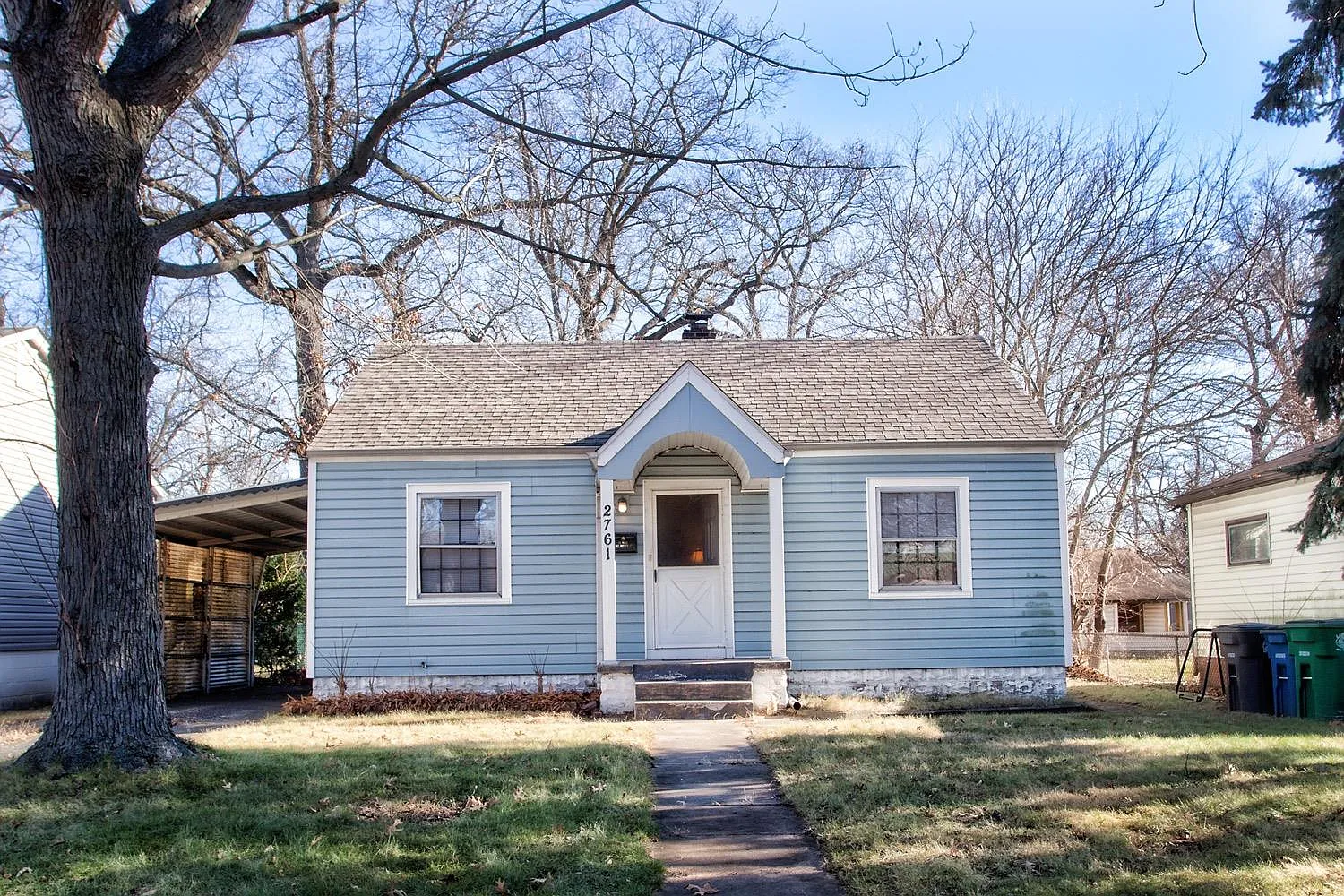 2761 Howard St photo 1