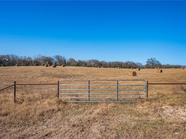 8590 Pin Oak Rd, Franklin, TX 77856