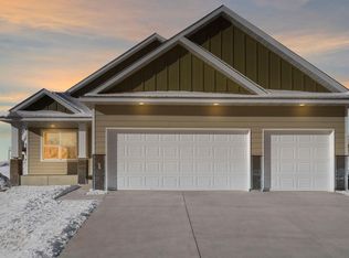 27270 Petes Hill Trl, Elko New Market, MN 55020
