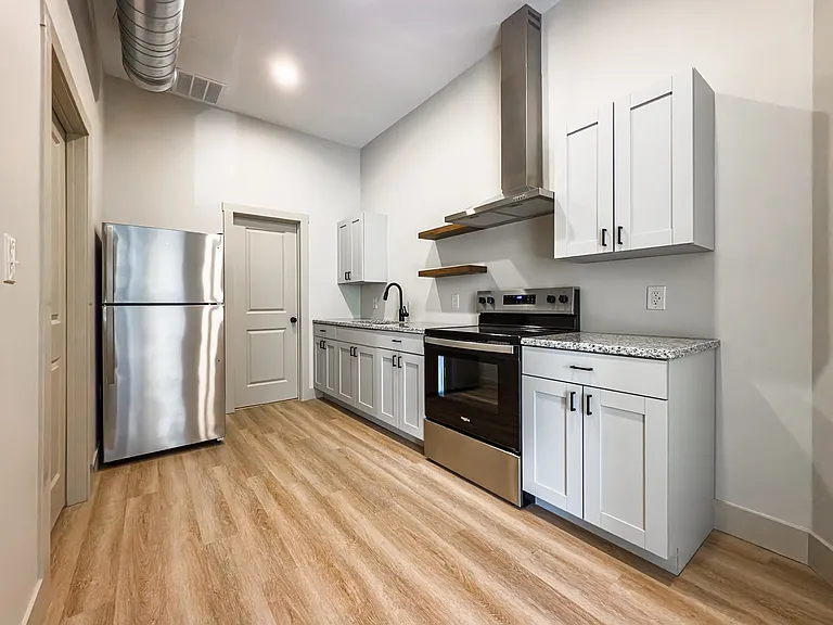 6407 Vine St #1 — Photo 1