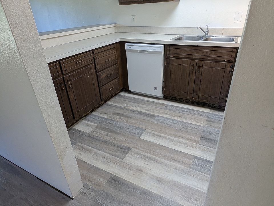 1st image of 324 S Constitution Ave #1
