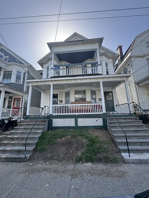 2 bed, 1.0 bath, $1,150 — Photo 1