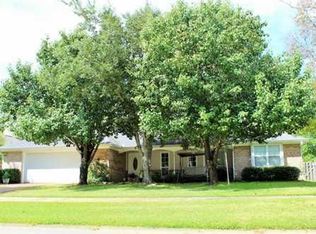 671 Waters View Dr, Biloxi, MS 39532
