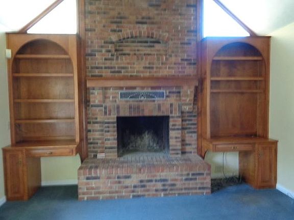 3rd image of 1240 Meadowlark Dr