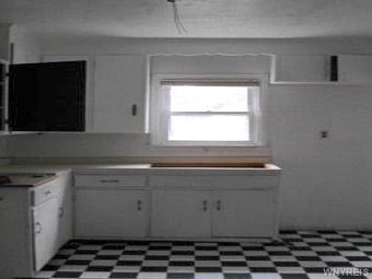 2nd image of 762 1/2 15th St